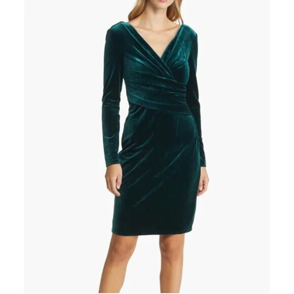 NWT ELIZA J Ruched Long Sleeve Velvet Body-Con Dress Hunter Green 8 - Picture 1 of 6